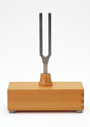 効率的な作業現場を実現する！ハンドリフトのレンタルメリットと選び方を解説